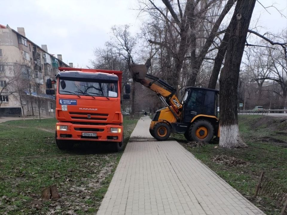 В Шахтерском округе продолжаются работы по наведению порядка В Шахтерском округе продолжаются работы по наведению порядка
