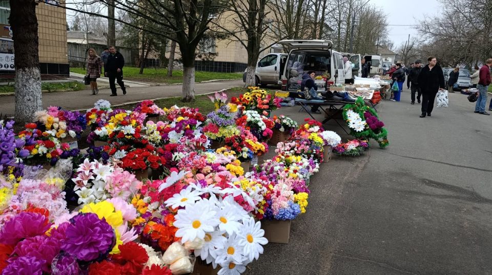 В поселке Старобешево прошла выездная торговая ярмарка В поселке Старобешево прошла выездная торговая ярмарка