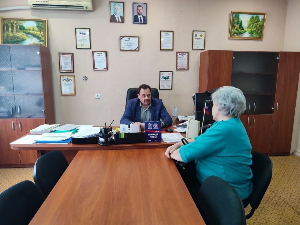 Сегодня, 2 апреля 2026 года, заместитель руководителя Управы Кировского внутригородского района Администрации городского округа Донецк ДНР Александр Дёмин провел личный прием граждан