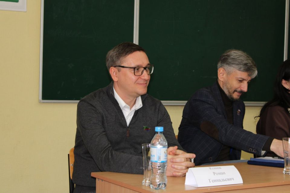 Иван Приходько: Алексей Муратов провел встречу с активистами Горловского отделения партии «Единая Россия» Иван Приходько: Алексей Муратов провел встречу с активистами Горловского отделения партии «Единая Россия»