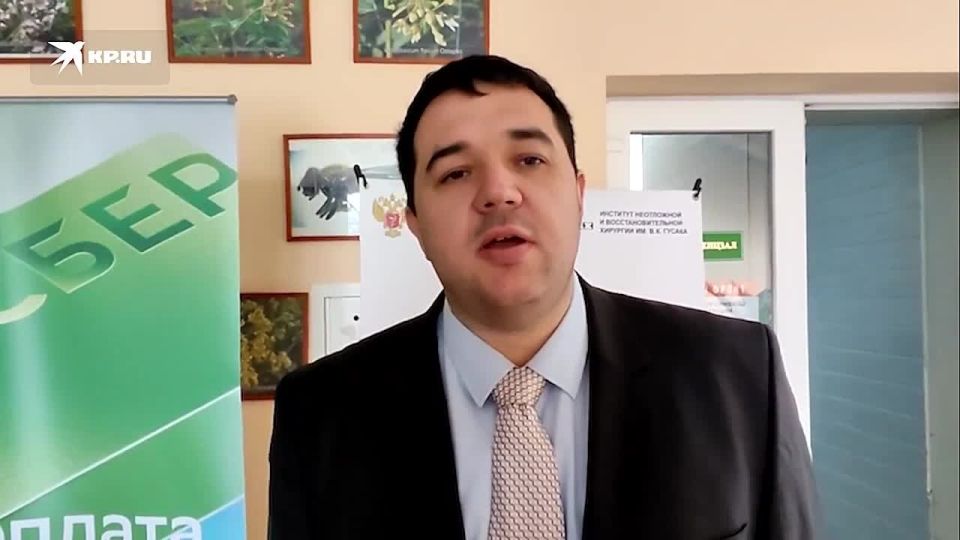 Практикуются на искусственных сосудах и тренажерах: Заведующий оперблоком ИНВХ Федор Попивненко рассказал о работе хирургического кружка