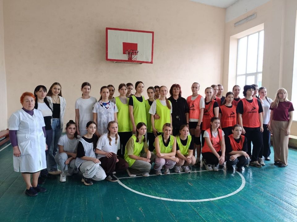 Денис Зубов: Турнир по баскетболу. На базе ГБОУ "СШ №13 г.о. Иловайск" прошли соревнования по баскетболу среди сборных команд ГБОУ "СШ 12 им. М. Толстых", ГБОУ "СШ 13" и ГБОУ "СШ 14"