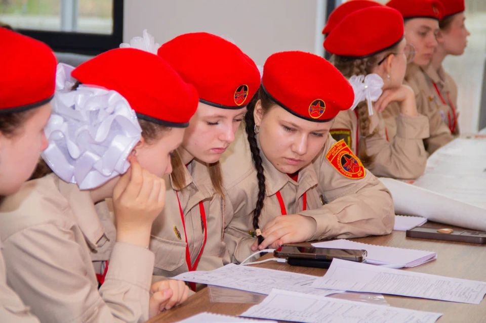 В Донецком Доме молодёжи «30/09» прошёл форум-слёт юных поисковиков «Рубеж» в рамках второго этапа проекта «Вахта Памяти» В Донецком Доме молодёжи «30/09» прошёл форум-слёт юных поисковиков «Рубеж» в рамках второго этапа проекта «Вахта Памяти»