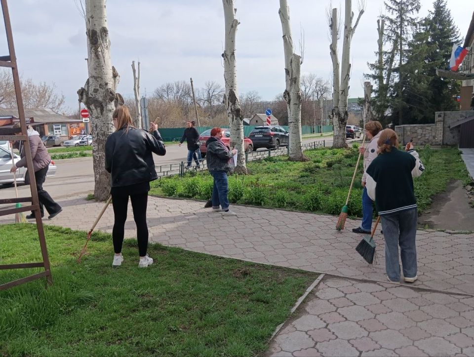 Наталья Великодная: В Тельмановском муниципальном округе продолжается акция «Чистый четверг» Наталья Великодная: В Тельмановском муниципальном округе продолжается акция «Чистый четверг»
