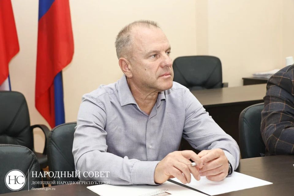 Депутаты рассмотрели инициативы и обращения граждан Депутаты рассмотрели инициативы и обращения граждан