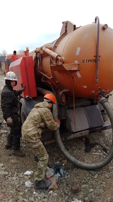 Самарцы наладили работу крупного канализационного узла в Снежном