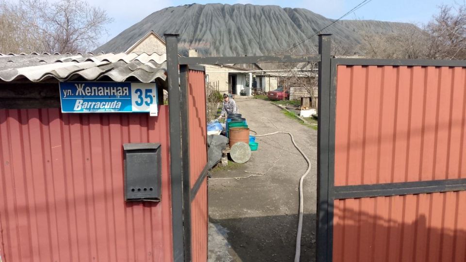 В Кировском внутригородском районе при поддержке региона-шефа Московская область продолжается подвоз воды для жителей домов, в которые в установленный графиком день не поступила вода В Кировском внутригородском районе при поддержке региона-шефа Московская область продолжается подвоз воды для жителей домов, в которые в установленный графиком день не поступила вода