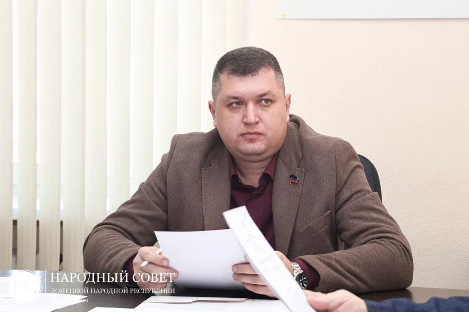 Депутаты рассмотрели инициативы и обращения граждан Депутаты рассмотрели инициативы и обращения граждан