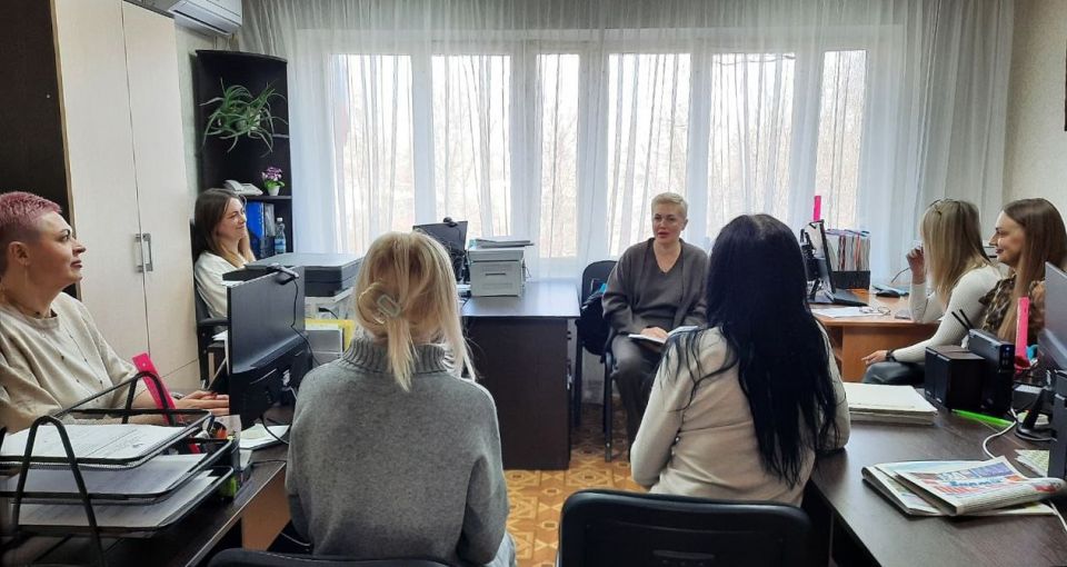 Депутат Шахтерского муниципального округа рассказала сотрудникам опеки о проекте благоустройства и предстоящих выборах