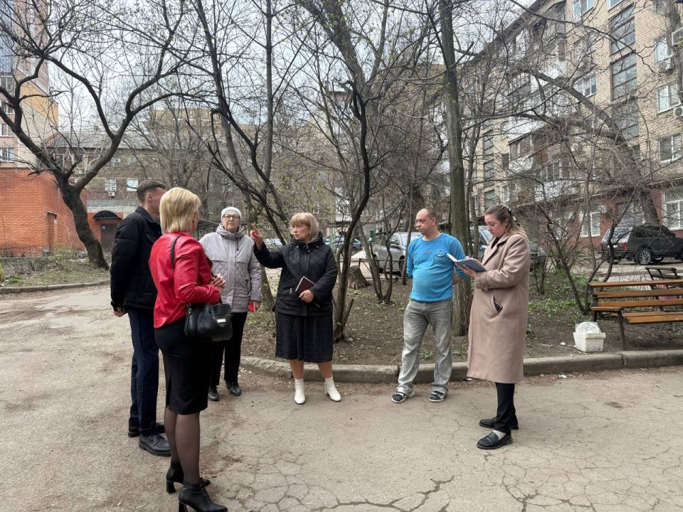 Сегодня, 2 апреля, руководитель Управы Ворошиловского внутригородского района Администрации городского округа Донецк ДНР Копылова Татьяна провела встречу с населением Сегодня, 2 апреля, руководитель Управы Ворошиловского внутригородского района Администрации городского округа Донецк ДНР Копылова Татьяна провела встречу с населением