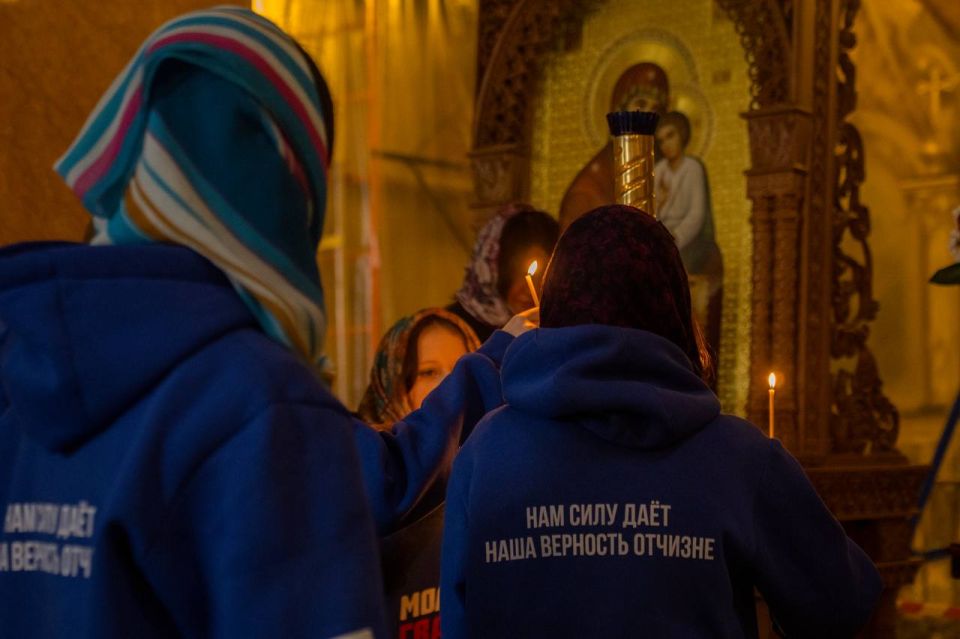 Активисты Молодёжки помогли привести в порядок Спасо-Преображенский кафедральный собор Активисты Молодёжки помогли привести в порядок Спасо-Преображенский кафедральный собор