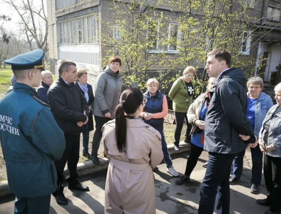 Юрий Атаманов: С руководителем Управы Ленинского внутригородского района Татьяной Темниковой провели встречу с гражданами