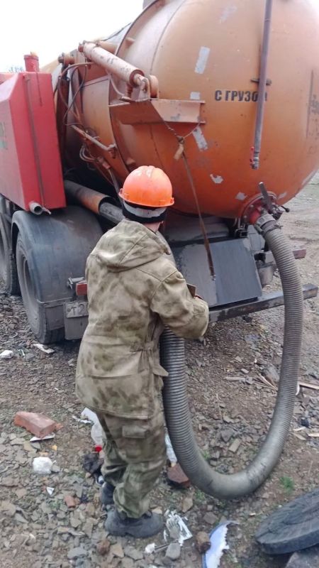 Самарцы наладили работу крупного канализационного узла в Снежном Самарцы наладили работу крупного канализационного узла в Снежном