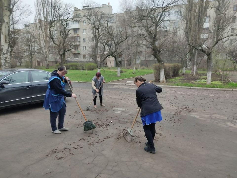 Сегодня, 2 апреля 2026 года, в рамках проекта «Городская среда» и "Донбасс Наш Дом", реализуемых Единой Россией , жители Кировского района приняли участие в традиционной экологической акции «Чистый четверг» Сегодня, 2 апреля 2026 года, в рамках проекта «Городская среда» и "Донбасс Наш Дом", реализуемых Единой Россией , жители Кировского района приняли участие в традиционной экологической акции «Чистый четверг»