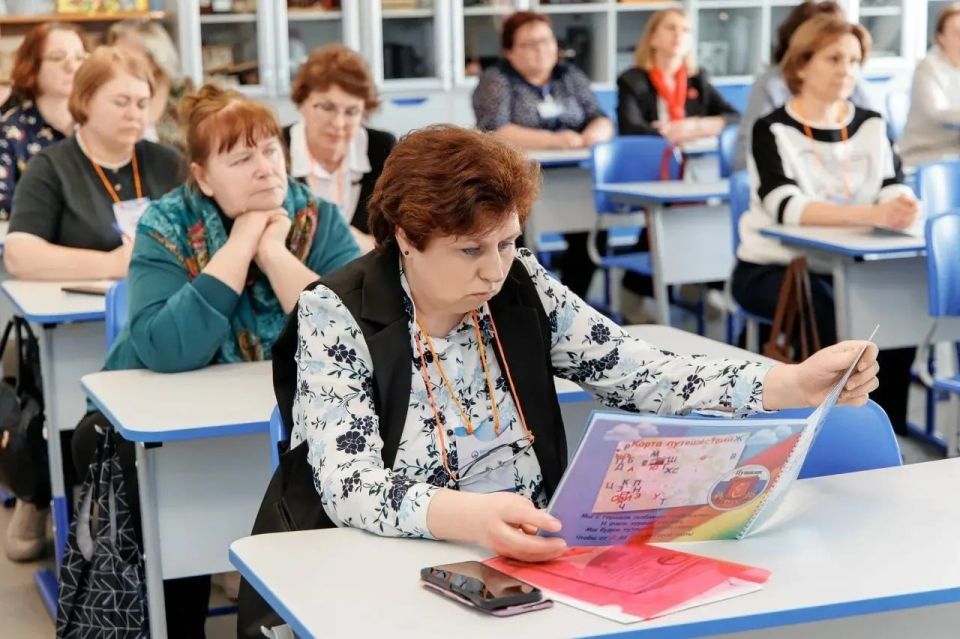 Педагоги из Мариуполя приняли участие в творческой лаборатории на форуме в Санкт-Петербурге Педагоги из Мариуполя приняли участие в творческой лаборатории на форуме в Санкт-Петербурге