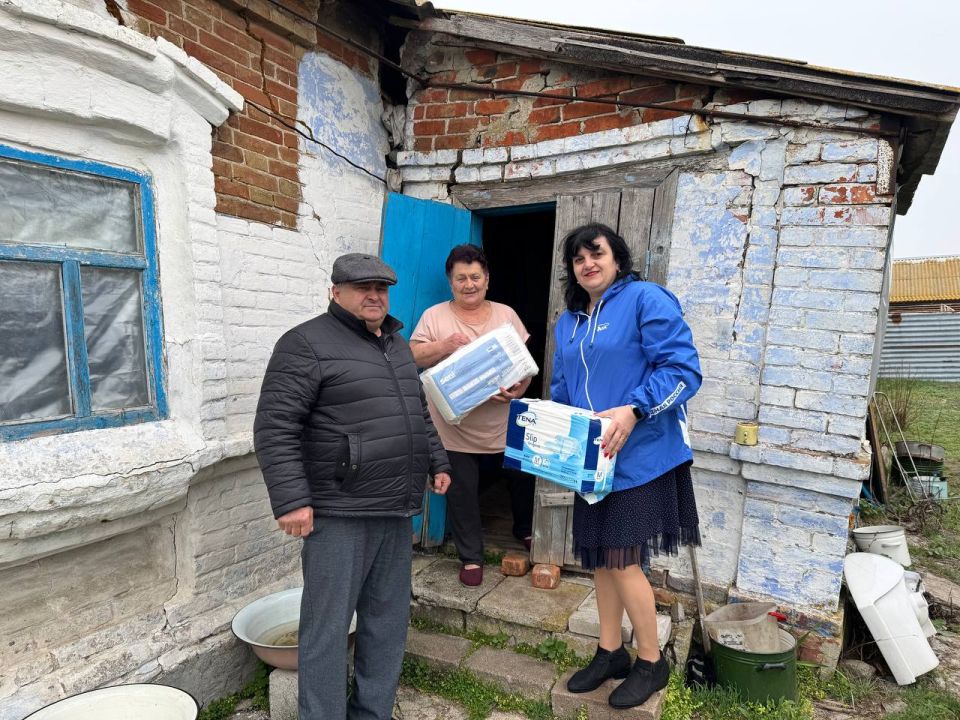 Исполнительный секретарь Мангушского местного отделения партии «Единая Россия» Тосхопаран Наталья Михайловна вместе с секретарём первичного отделения Сергеем Спахи посетили жителей пгт Ялта Исполнительный секретарь Мангушского местного отделения партии «Единая Россия» Тосхопаран Наталья Михайловна вместе с секретарём первичного отделения Сергеем Спахи посетили жителей пгт Ялта