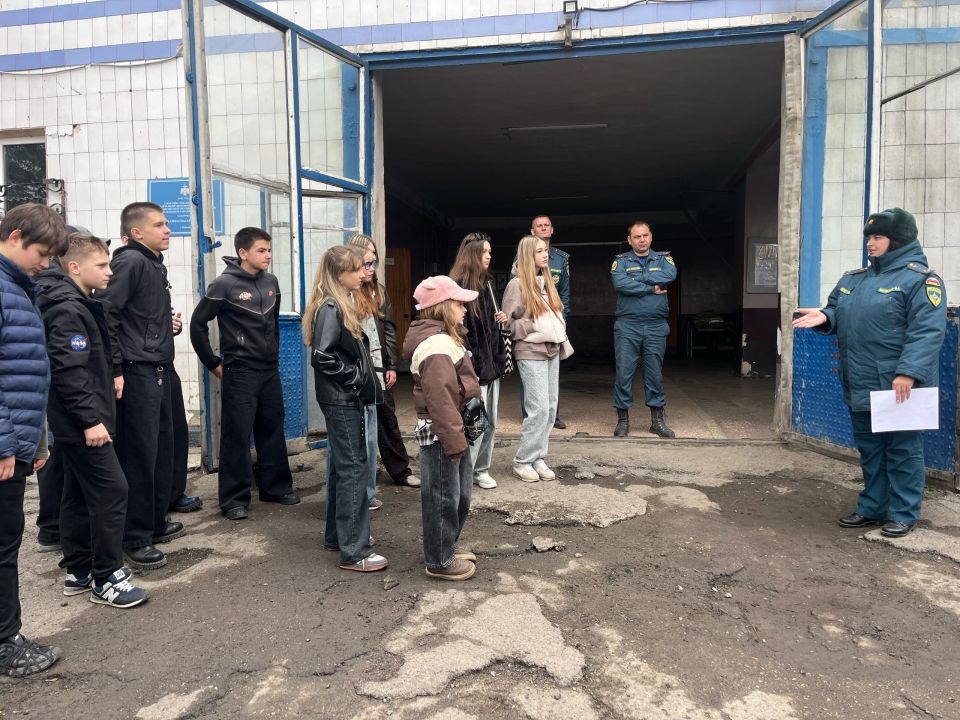 А вы когданибудь примеряли настоящий пожарный костюм? А вы когданибудь примеряли настоящий пожарный костюм?
