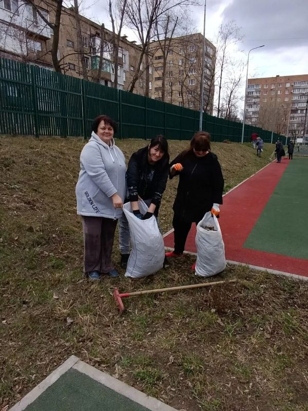Елена Рязанцева: В Пролетарском районе традиционно прошла акция "Чистый четверг" в рамках проекта "Городская среда" партии "Единая Россия" Елена Рязанцева: В Пролетарском районе традиционно прошла акция "Чистый четверг" в рамках проекта "Городская среда" партии "Единая Россия"