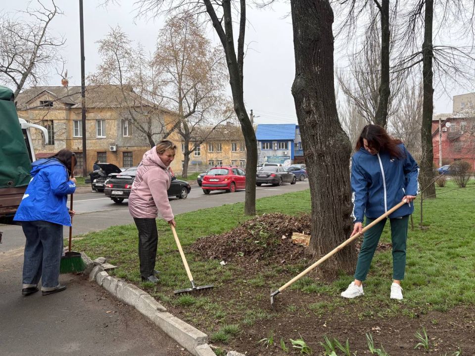 Акция «Чистый четверг» в Ленинском районе города Донецка! Акция «Чистый четверг» в Ленинском районе города Донецка!