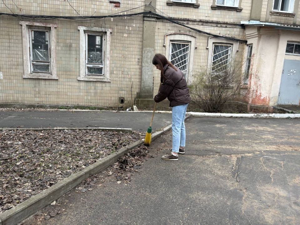 Акция «Чистый четверг» в Ленинском районе города Донецка! Акция «Чистый четверг» в Ленинском районе города Донецка!