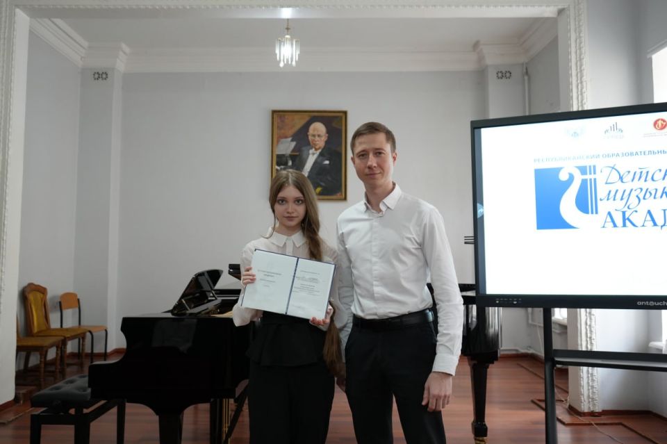 Михаил Желтяков: Говорят, что музыка начинается там, где заканчиваются слова Михаил Желтяков: Говорят, что музыка начинается там, где заканчиваются слова