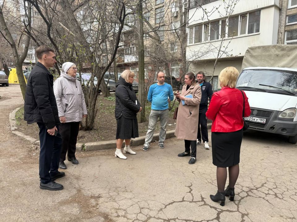 Сегодня, 2 апреля, руководитель Управы Ворошиловского внутригородского района Администрации городского округа Донецк ДНР Копылова Татьяна провела встречу с населением Сегодня, 2 апреля, руководитель Управы Ворошиловского внутригородского района Администрации городского округа Донецк ДНР Копылова Татьяна провела встречу с населением