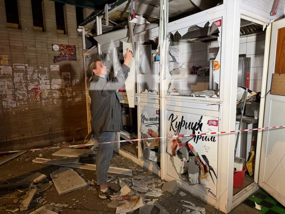 Дрон ВСУ атаковал шаурмячную на Бакинских комиссаров в Донецке