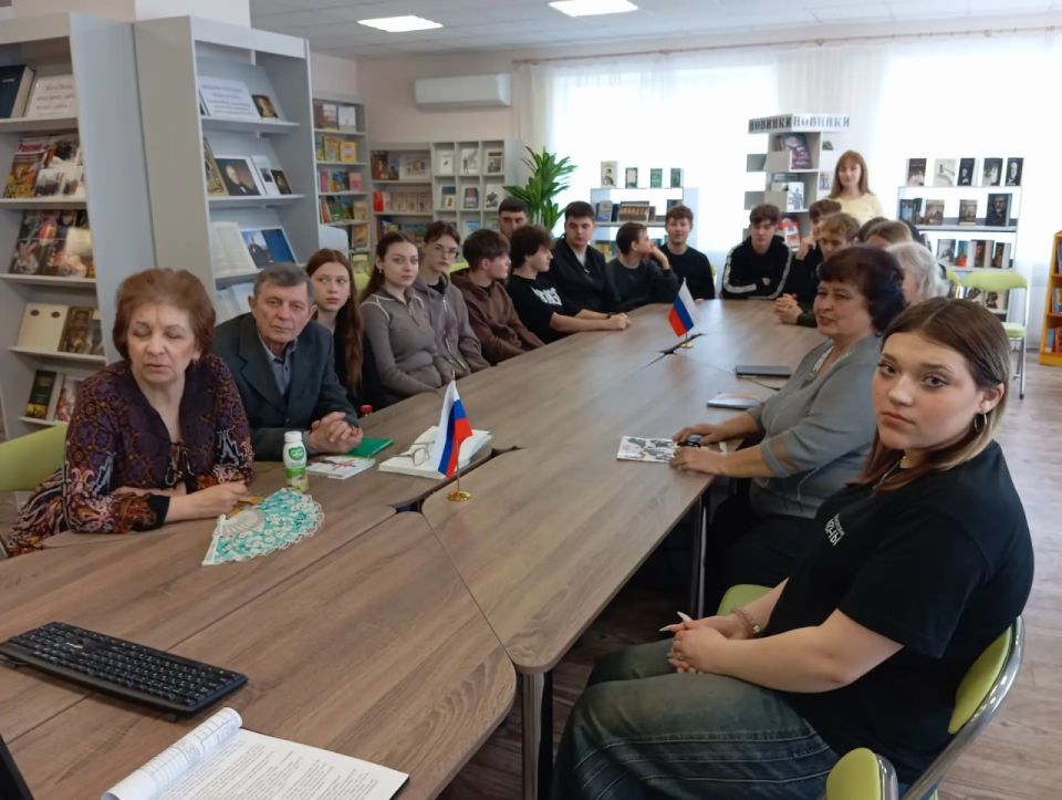 В центральной городской модельной библиотеке прошел телемост «Единство без границ», приуроченный ко Дню единения России и Беларуси В центральной городской модельной библиотеке прошел телемост «Единство без границ», приуроченный ко Дню единения России и Беларуси
