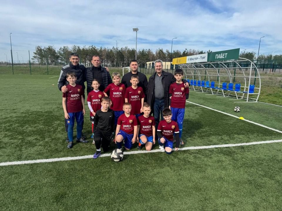 Сегодня в г. Мариуполе на стадионе «Невский» прошёл яркий и напряжённый матч в рамках турнира «Кубок Победы» среди юношей