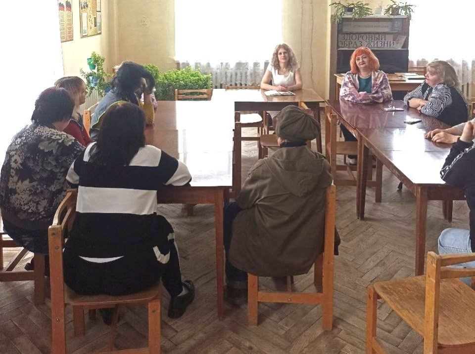 Заместитель главы администрации Амвросиевского муниципального округа Татьяна Разводова встретилась с коллективом Амвросиевского индустриального колледжа