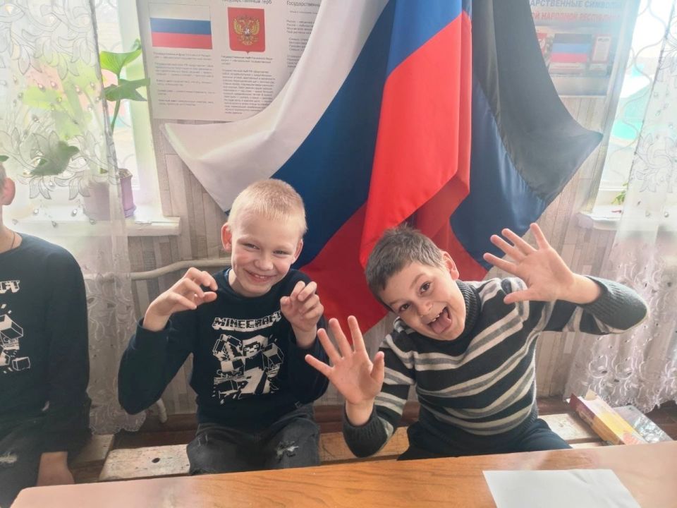 В Снежном учреждения культуры провели тематические мероприятия ко Дню смеха и Международному дню птиц В Снежном учреждения культуры провели тематические мероприятия ко Дню смеха и Международному дню птиц