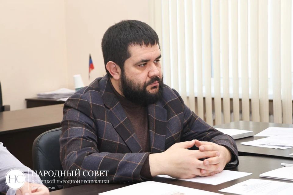 Депутаты рассмотрели инициативы и обращения граждан Депутаты рассмотрели инициативы и обращения граждан