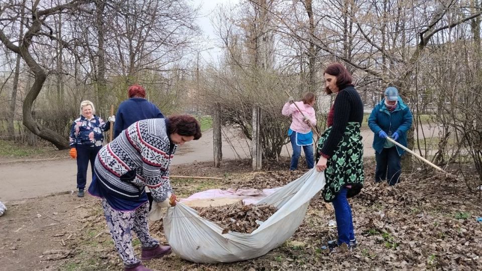 Елена Рязанцева: В Пролетарском районе традиционно прошла акция "Чистый четверг" в рамках проекта "Городская среда" партии "Единая Россия" Елена Рязанцева: В Пролетарском районе традиционно прошла акция "Чистый четверг" в рамках проекта "Городская среда" партии "Единая Россия"
