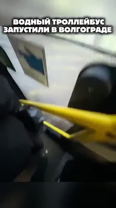 Аномальный потоп в Волгограде в трех видео — за пару часов в городе выпала месячная норма осадков