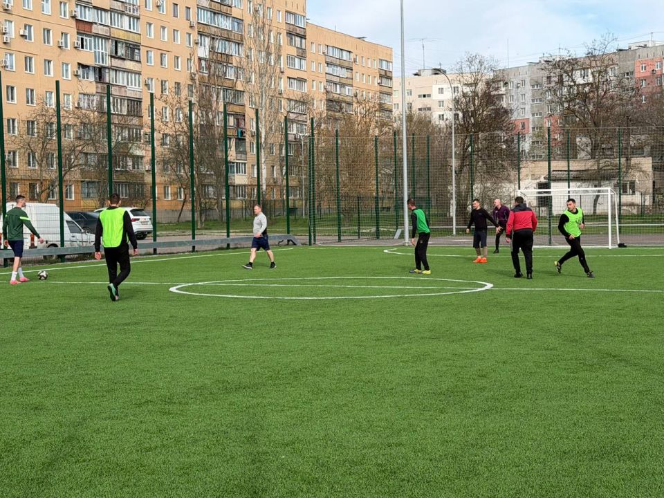 В Мариуполе состоялся футбольный матч между полицейскими