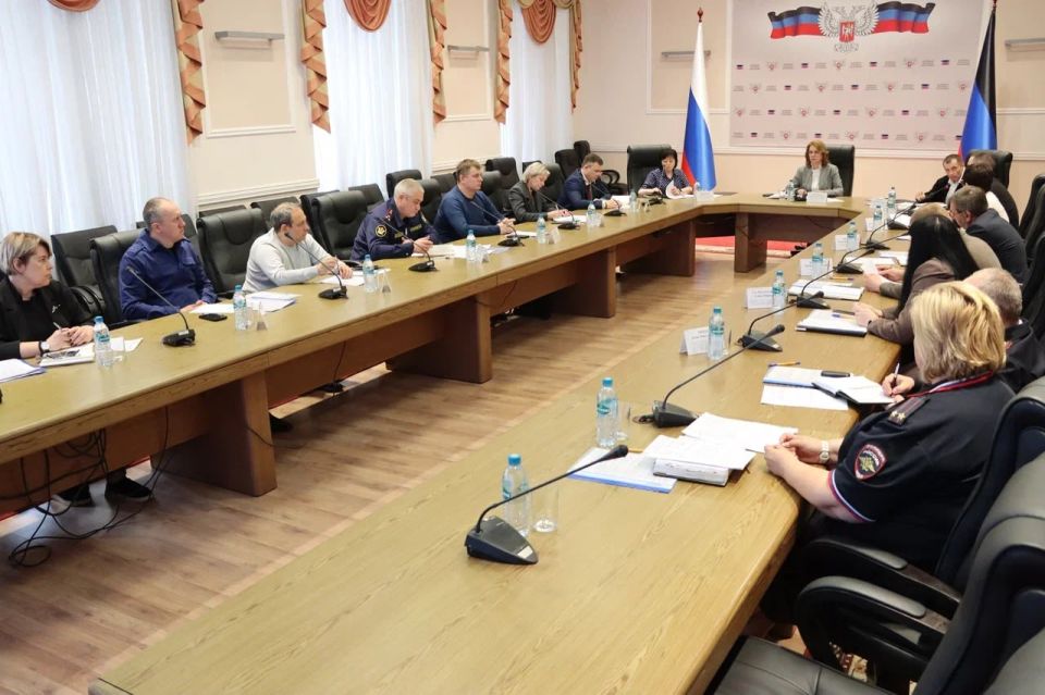 Лариса Толстыкина: Провели очередное заседание Республиканской межведомственной комиссии по делам несовершеннолетних и защите их прав в ДНР Лариса Толстыкина: Провели очередное заседание Республиканской межведомственной комиссии по делам несовершеннолетних и защите их прав в ДНР