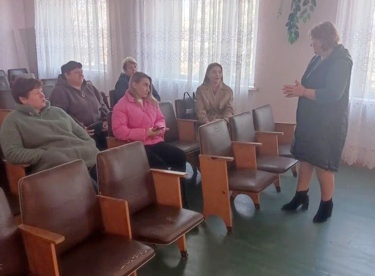 Начальник Благодатновского территориального отдела Инна Науменко провела встречу с жителями с. Благодатное