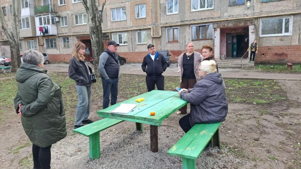 Иван Приходько: Жители Калининского района Горловки выбирают управдомов