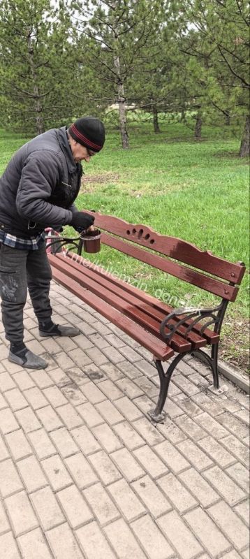Работники Дирекции парков продолжают работу по благоустройству прилегающих территорий Работники Дирекции парков продолжают работу по благоустройству прилегающих территорий