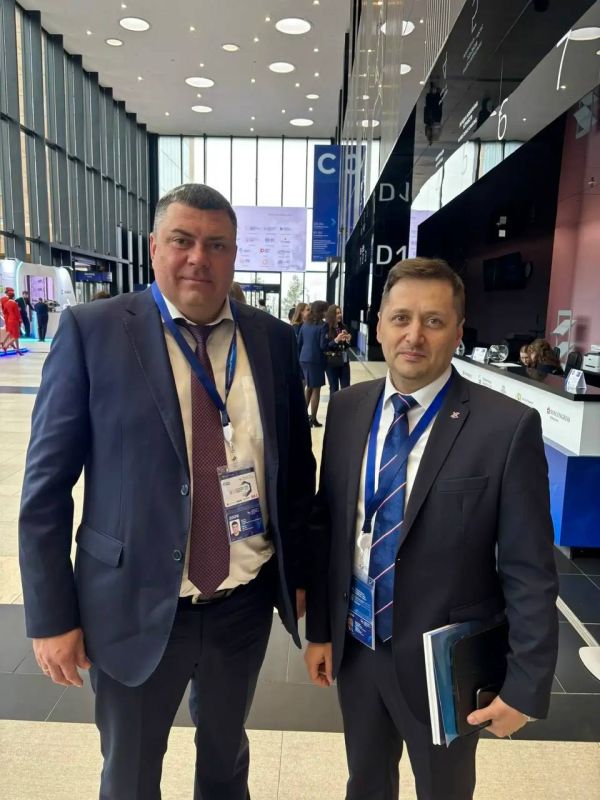 В рамках третьего дня деловой программы Международного транспортно-логистического форума Денис Тюрин принял участие в обсуждении вопросов автоматизации и цифровизации дорожной отрасли