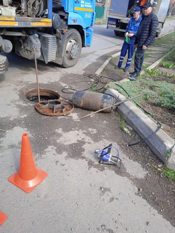 Нижегородские специалисты ликвидируют коммунальную аварию в Харцызске Нижегородские специалисты ликвидируют коммунальную аварию в Харцызске