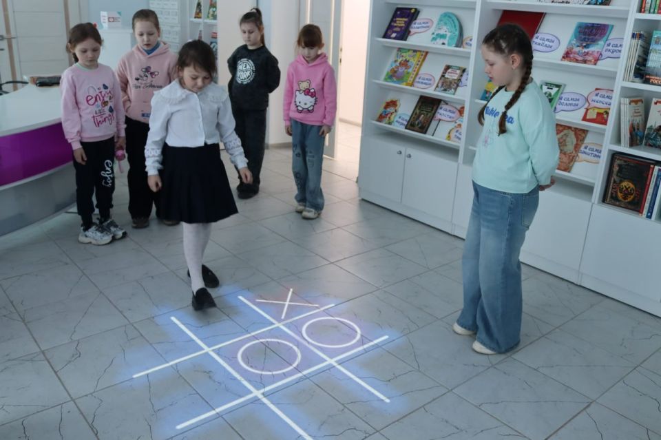 Экскурсия-знакомство «Волшебный мир чудесных книг» Экскурсия-знакомство «Волшебный мир чудесных книг»