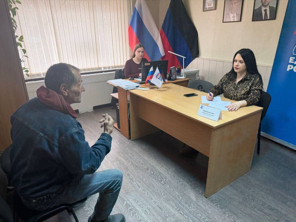 В общественной приёмной прошёл приём депутата городского совета В общественной приёмной прошёл приём депутата городского совета
