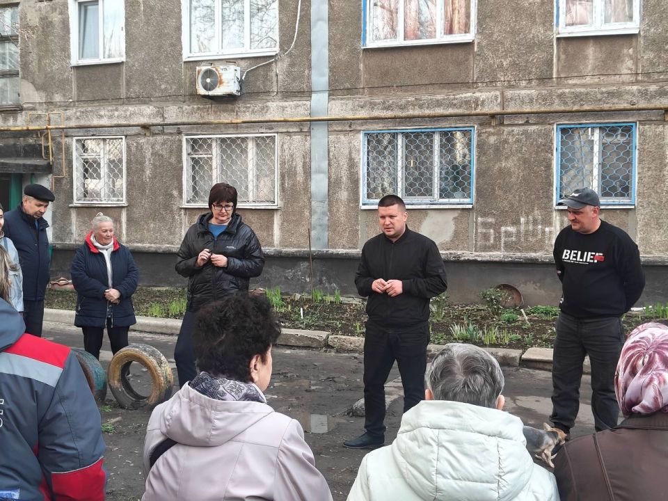 Партийцы обсудили деятельность ТСЖ и планы благоустройства