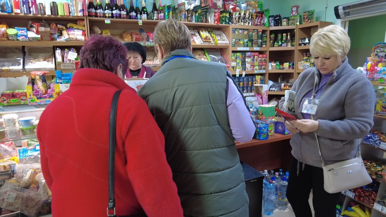 Иван Приходько: Активисты Народного контроля проверили ряд магазинов в Калининском районе Горловки