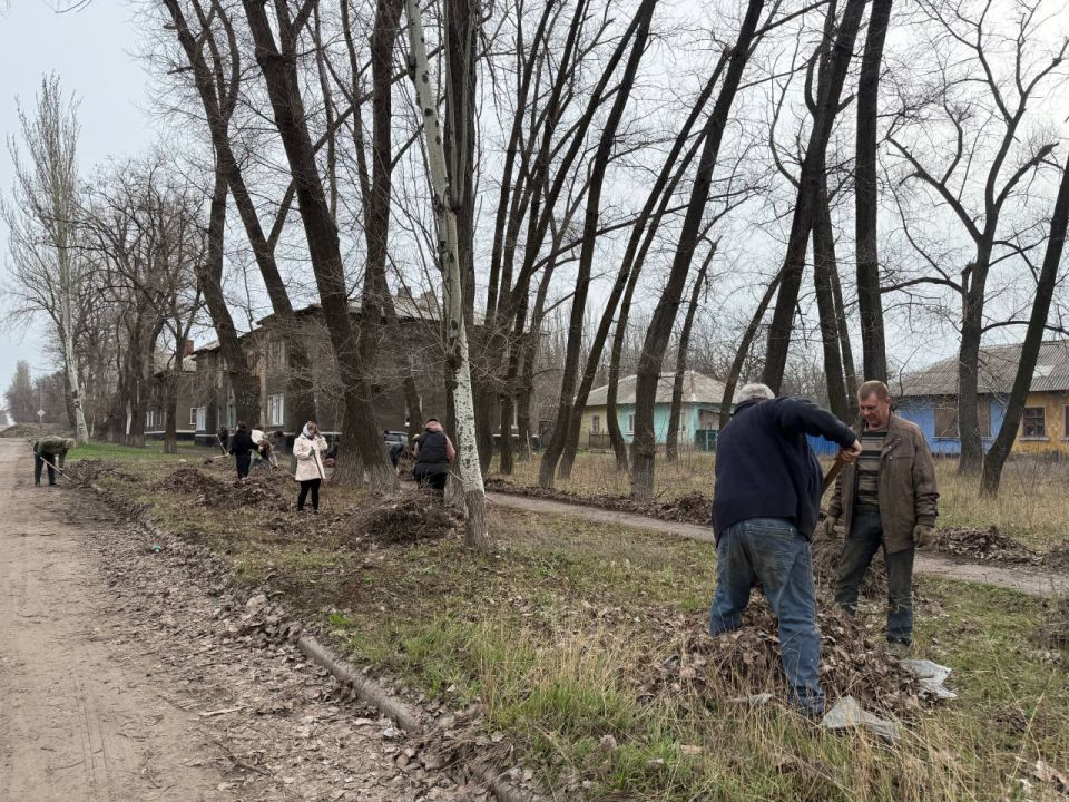 Иван Приходько: В Никитовском внутригородском районе города Горловка продолжаются работы в рамках двухмесячника по благоустройству Иван Приходько: В Никитовском внутригородском районе города Горловка продолжаются работы в рамках двухмесячника по благоустройству