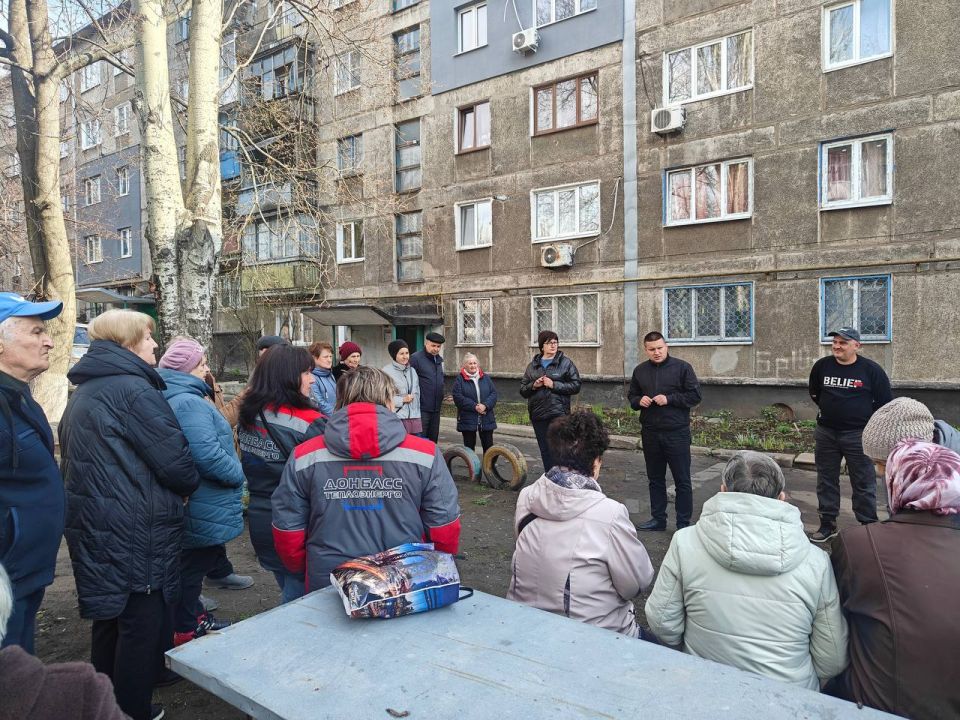 Партийцы обсудили деятельность ТСЖ и планы благоустройства Партийцы обсудили деятельность ТСЖ и планы благоустройства