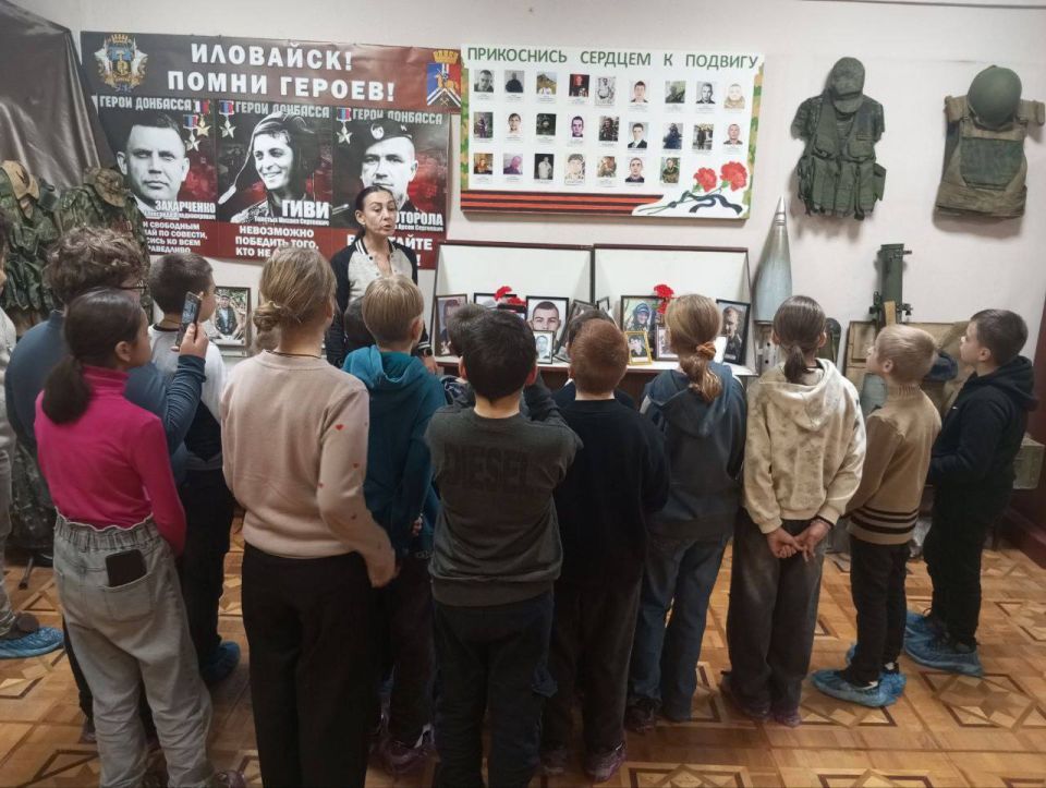 Денис Зубов: Мы - наследники победы!. 03.04.2026 в рамках Года единства народов России в МБУ «Музей истории городского округа Иловайск» прошла тематическая экскурсия для детей и взрослых «Мы наследники Победы» по экспозиции...