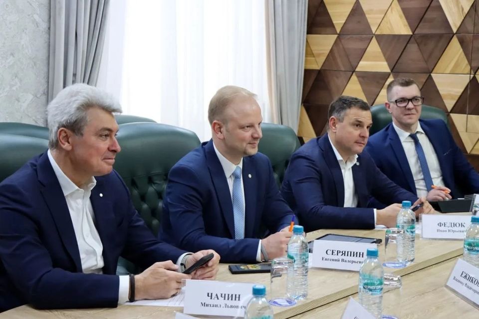 Андрей Чертков: С командой ПАО «Сбербанк» обсудили, как совместными усилиями сделать жизнь в нашей Республике комфортнее Андрей Чертков: С командой ПАО «Сбербанк» обсудили, как совместными усилиями сделать жизнь в нашей Республике комфортнее
