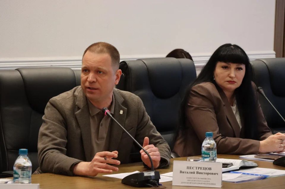 Лариса Толстыкина: Провели очередное заседание Республиканской межведомственной комиссии по делам несовершеннолетних и защите их прав в ДНР Лариса Толстыкина: Провели очередное заседание Республиканской межведомственной комиссии по делам несовершеннолетних и защите их прав в ДНР